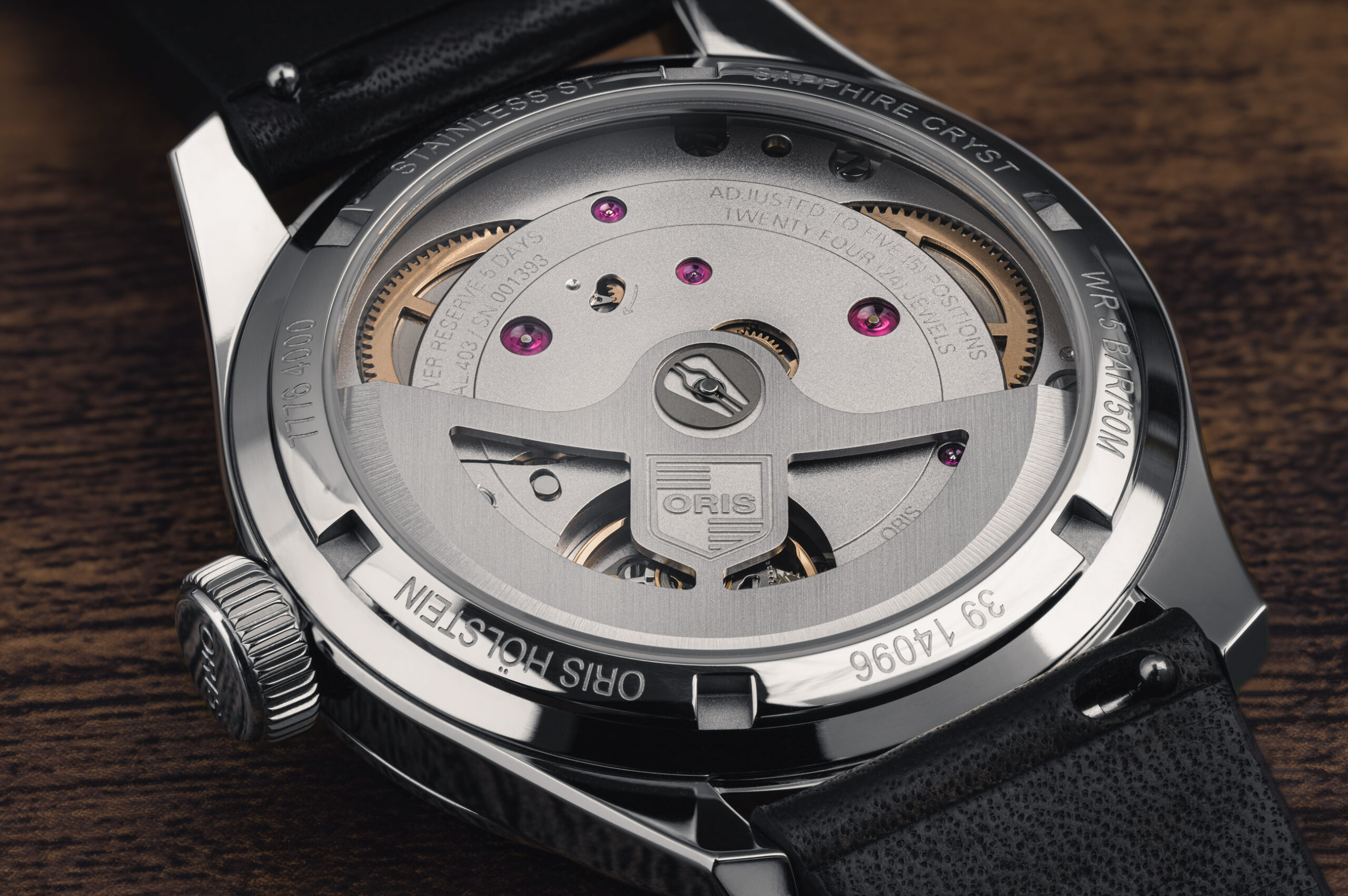 The Oris Calibre 403 found inside the Big Crown Pointer Date 403