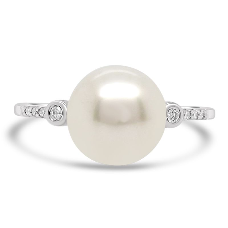 9ct White Gold Pearl and Diamond Ring 0.04ct