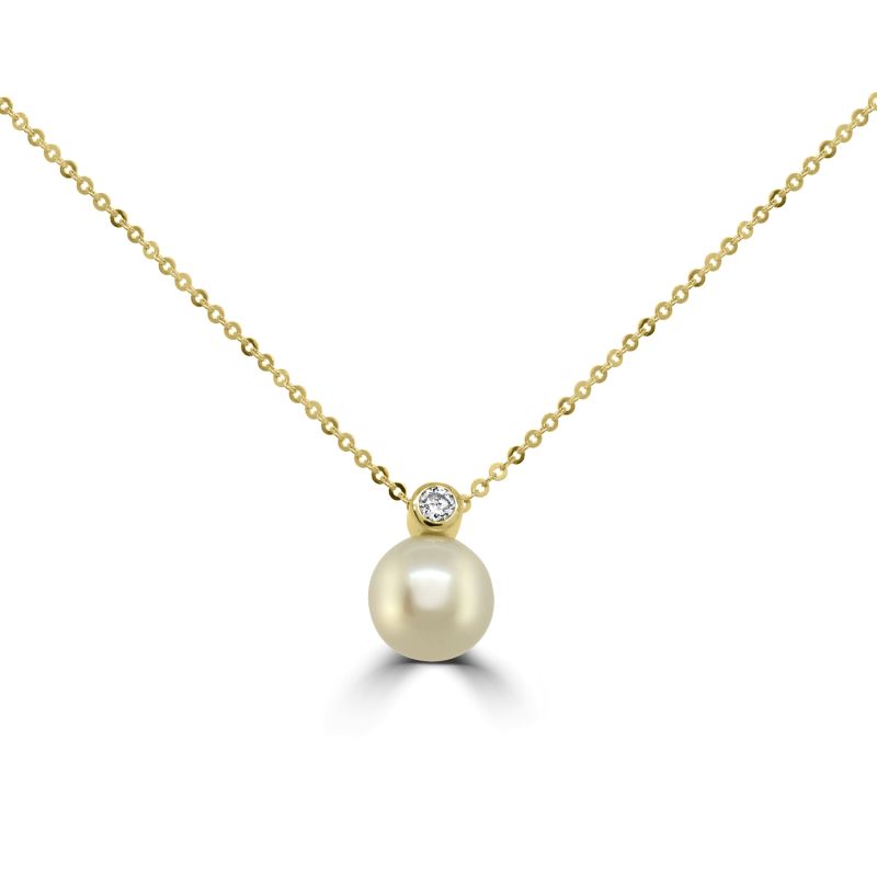 9ct Yellow Gold Pearl & diamond Pendant & Chain 0.05ct