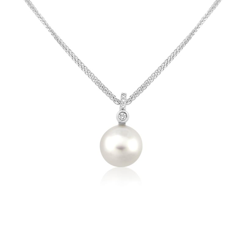 9ct White Gold Freshwater Pearl & Diamond Pendant & Chain 0.035