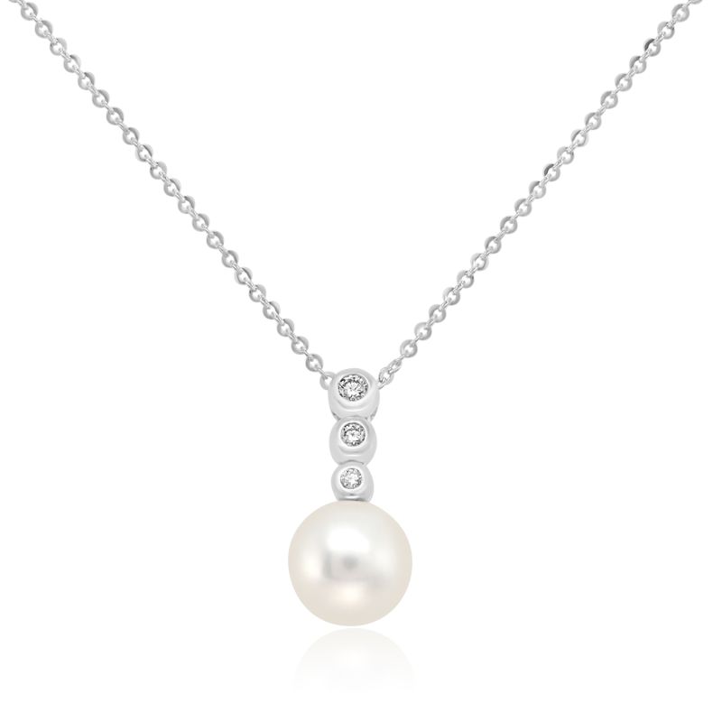 9ct White Gold Pearl & 0.06ct Diamond Pendant & Chain