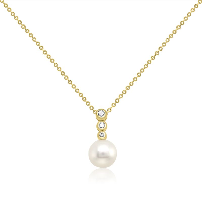 9ct Yellow gold cultured pearl & diamond Pendant & Chain 0.06ct